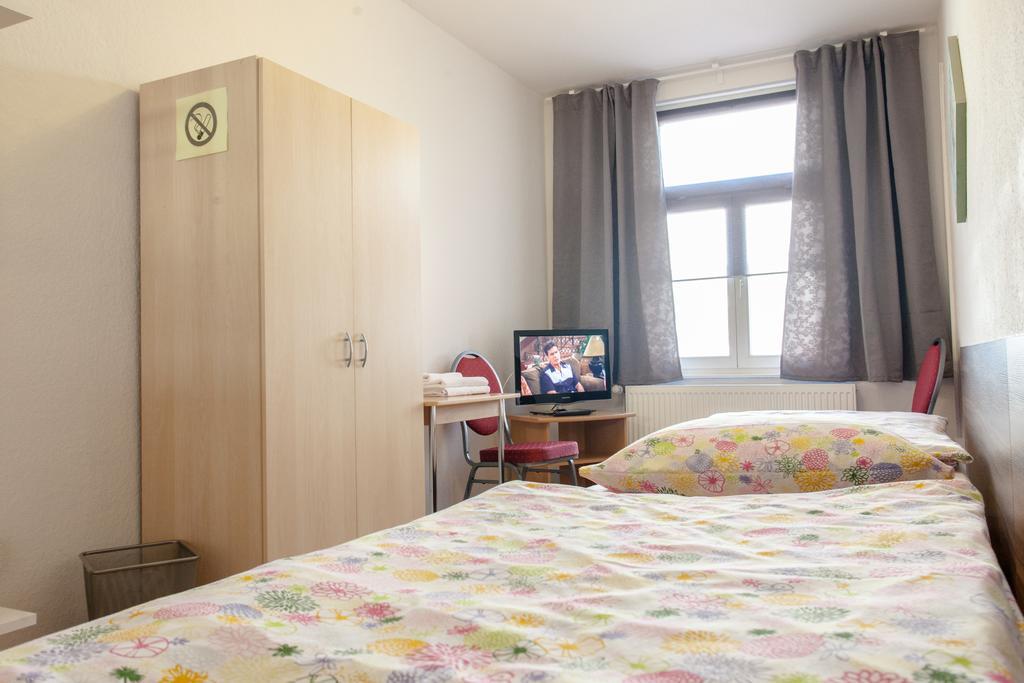 Pension Klingenstr. 23 Hotel Leipzig Eksteriør billede